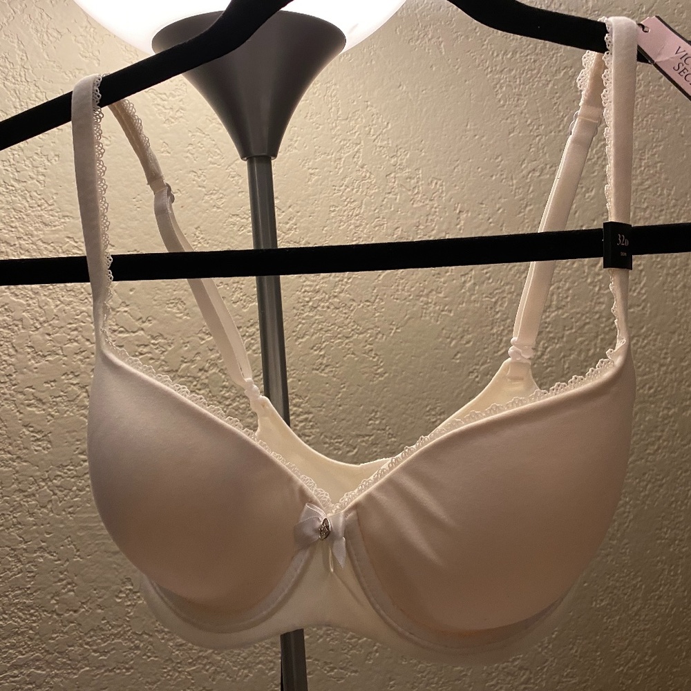 Victoria’s Secret Bra 32 D
